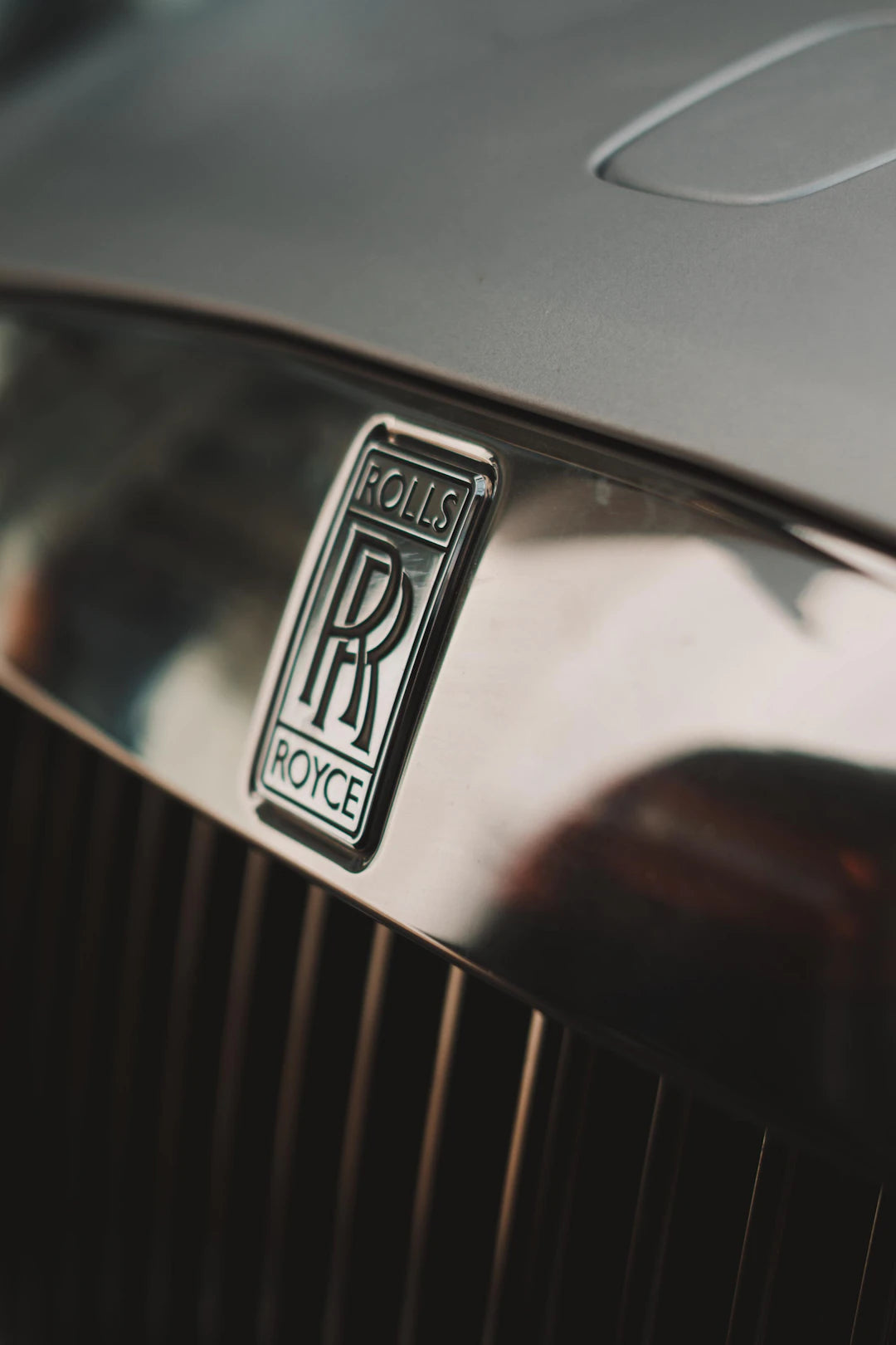 Valeting vs. Detailing: Discover the Art of Car Care